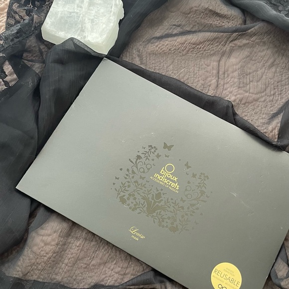 Bijou indiscrets fishnet face mask sticker decal Louise mask reusable new years - Picture 2 of 3